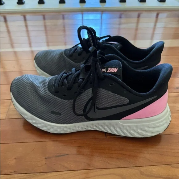 Nike Gray and Pink Athletic Shoes with React Foam Size 10 - Picture 1 of 5